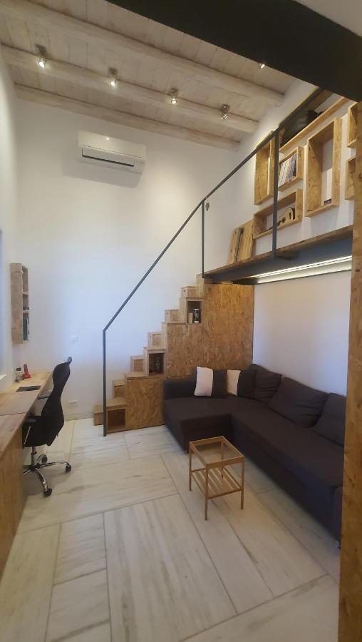 Retreat, Architect's